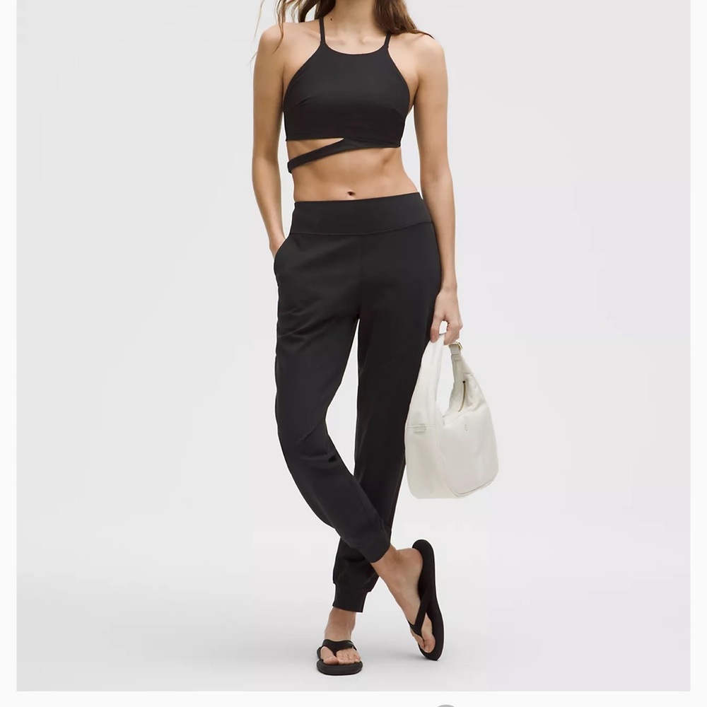 lululemon athletica Align Black Jogger Crop Pants Size 4 23” Athleisure Casual